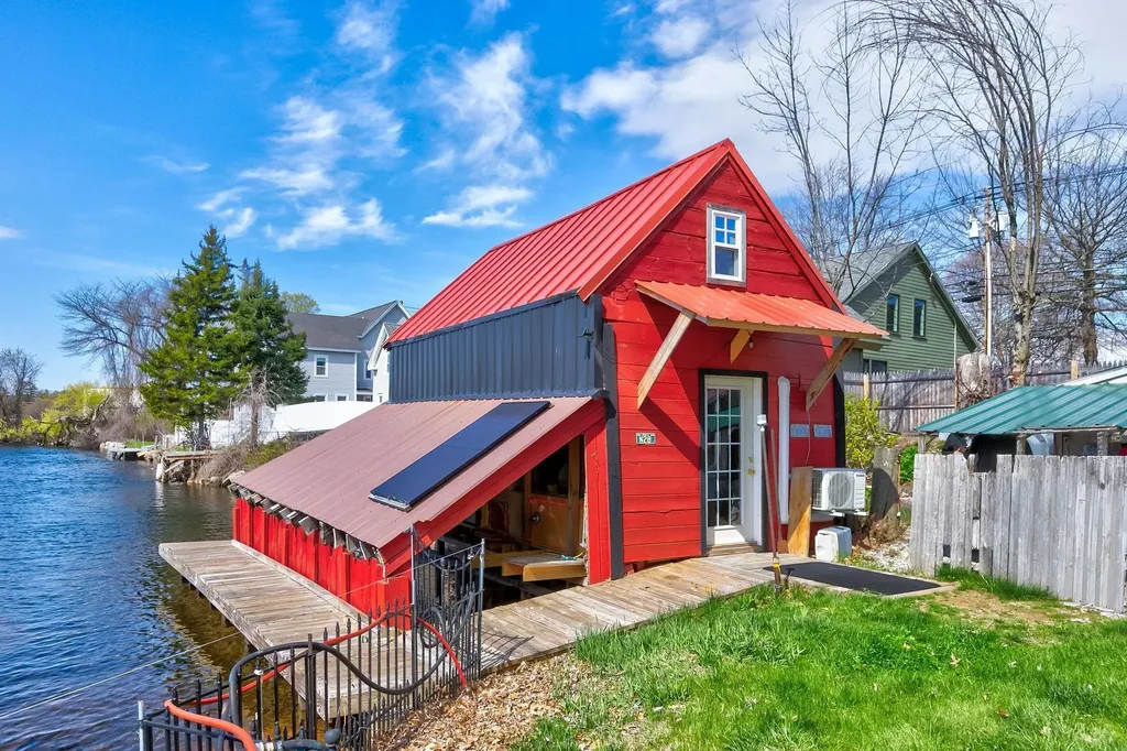 92 Water Street Laconia NH 03246
