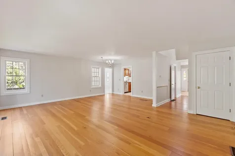 21 Peninsula Drive Stratham NH 03885
