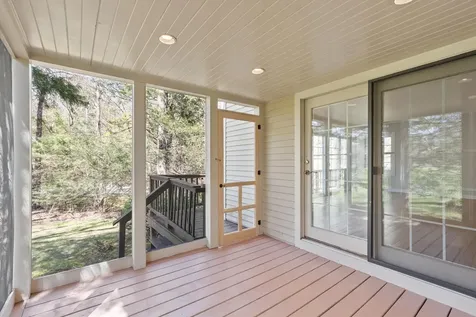 21 Peninsula Drive Stratham NH 03885