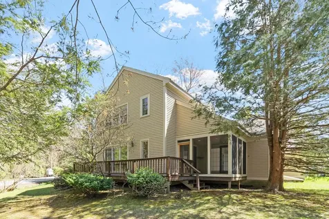 21 Peninsula Drive Stratham NH 03885