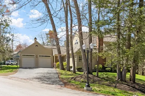 21 Peninsula Drive Stratham NH 03885