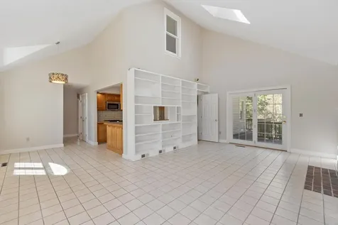 21 Peninsula Drive Stratham NH 03885