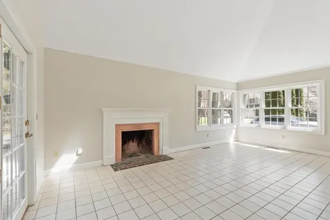 21 Peninsula Drive Stratham NH 03885