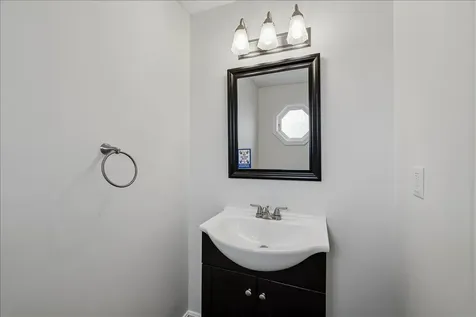 7 Swift Lane Merrimack NH 03054