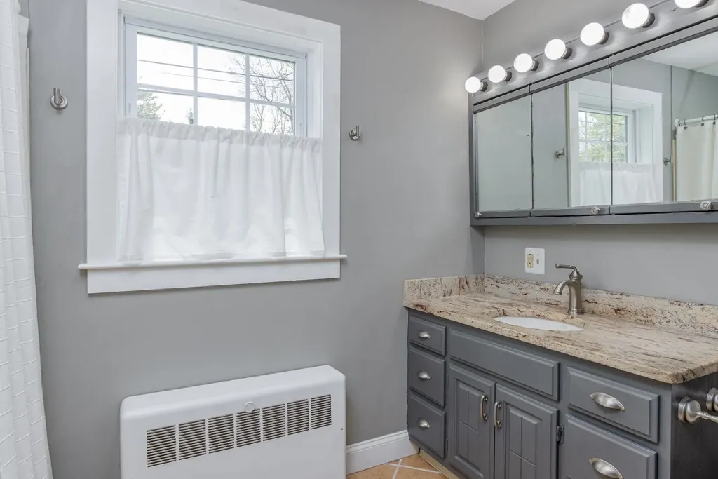 59 Manor Road Concord NH 03303