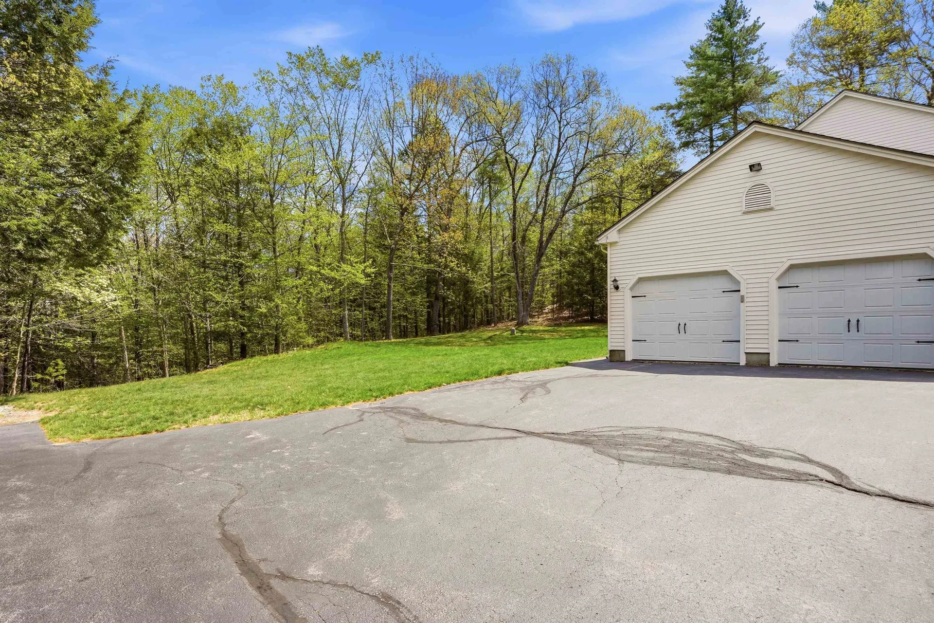 5 Van Buren Circle Goffstown NH 03045