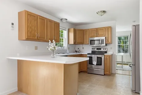 5 Van Buren Circle Goffstown NH 03045