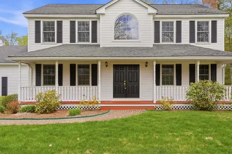5 Van Buren Circle Goffstown NH 03045