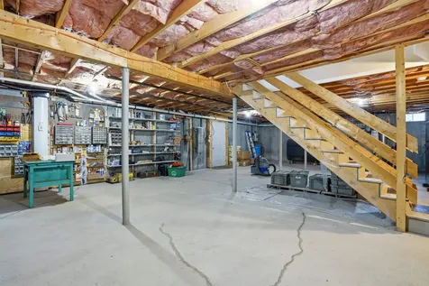 5 Van Buren Circle Goffstown NH 03045