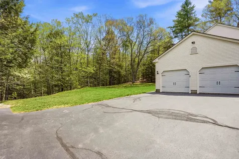 5 Van Buren Circle Goffstown NH 03045