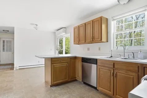 5 Van Buren Circle Goffstown NH 03045