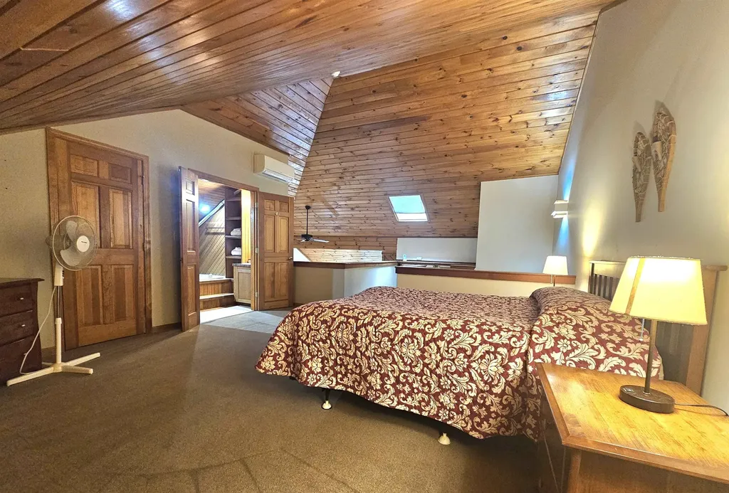 10 Lakeside West Drive Woodstock NH 03262