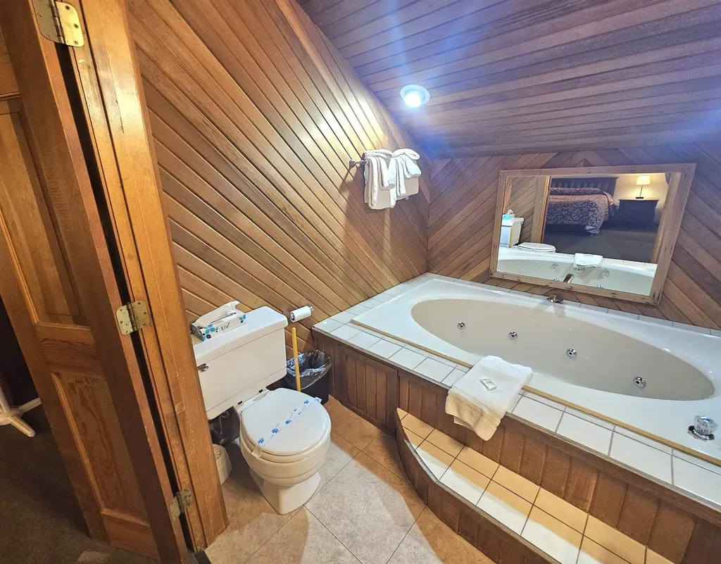 10 Lakeside West Drive Woodstock NH 03262