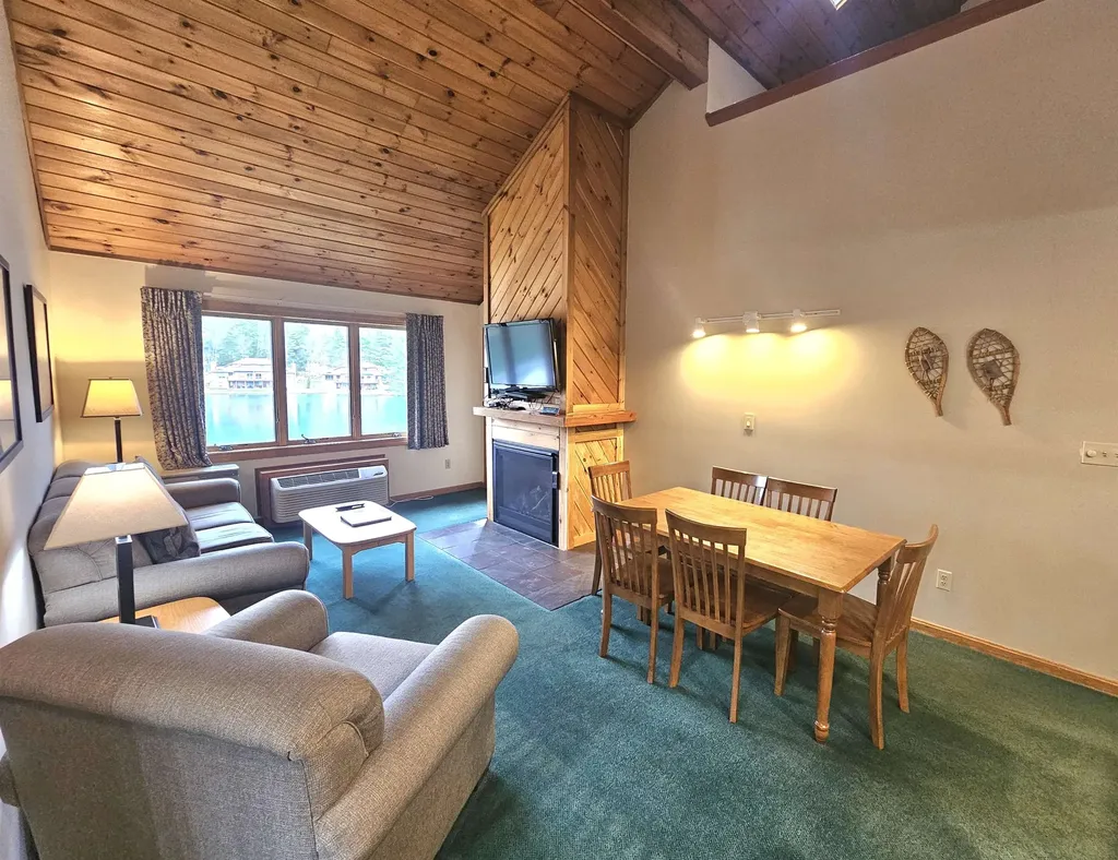 10 Lakeside West Drive Woodstock NH 03262