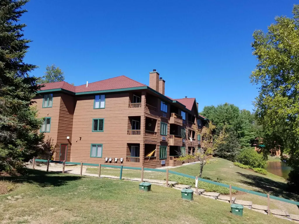 10 Lakeside West Drive Woodstock NH 03262