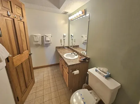 10 Lakeside West Drive Woodstock NH 03262