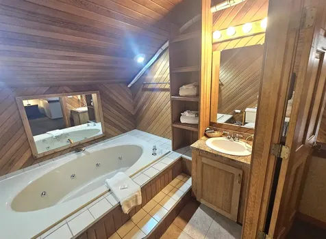 10 Lakeside West Drive Woodstock NH 03262