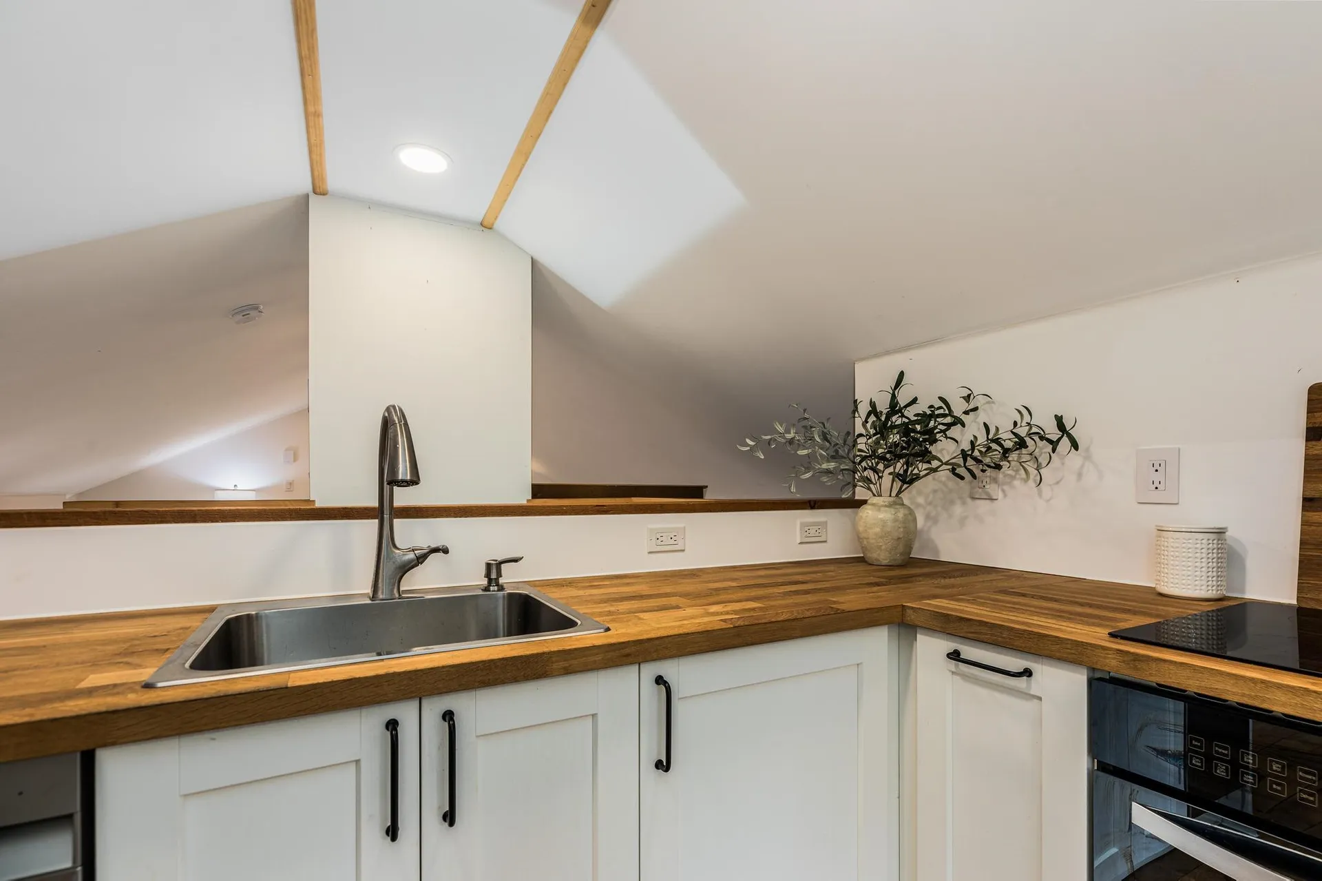 1685 Dover Road Epsom NH 03234