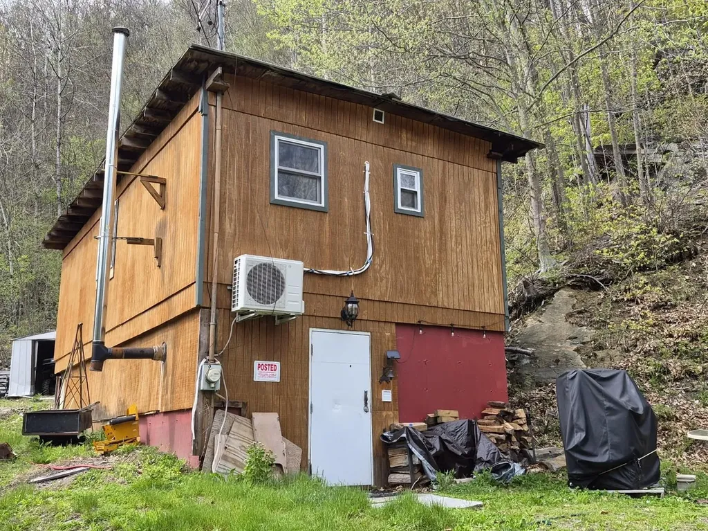 319 River S Road Putney VT 05346