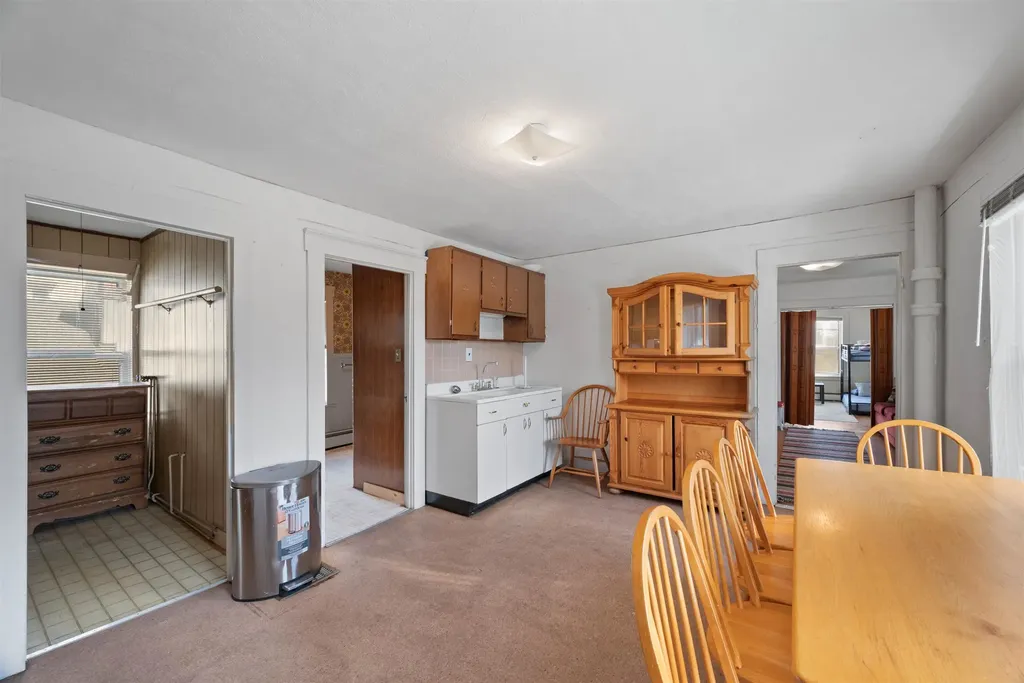 29 Woodstock Avenue Rutland City VT 05701