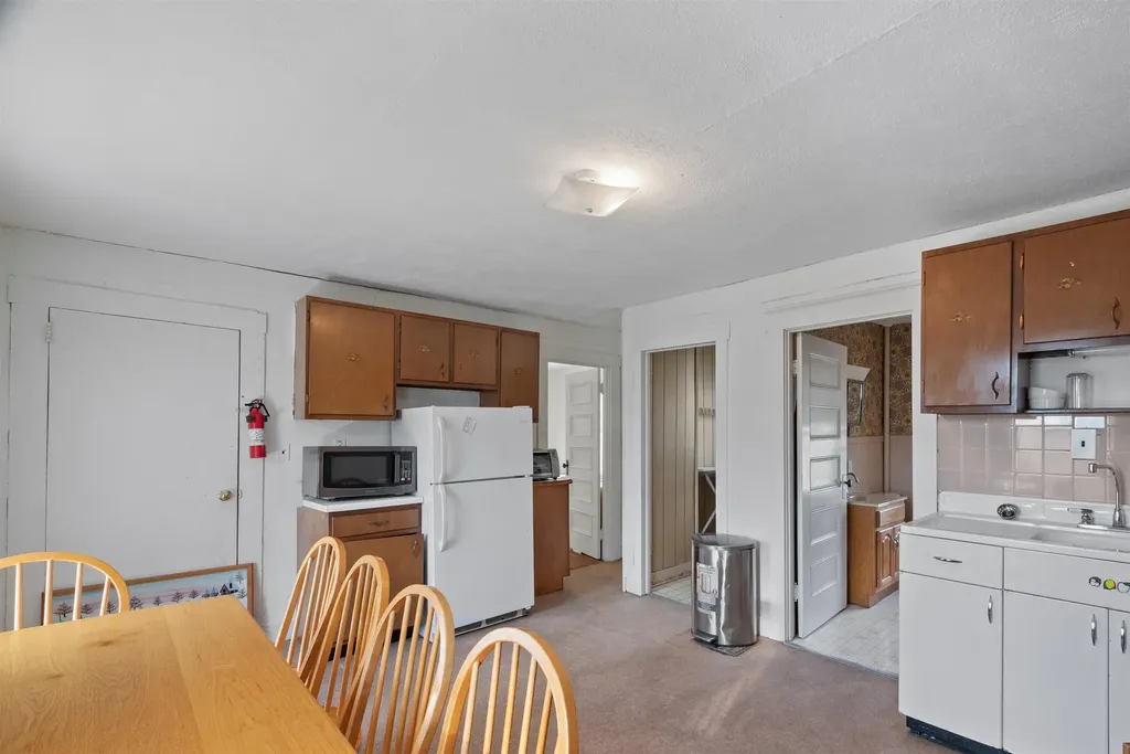29 Woodstock Avenue Rutland City VT 05701