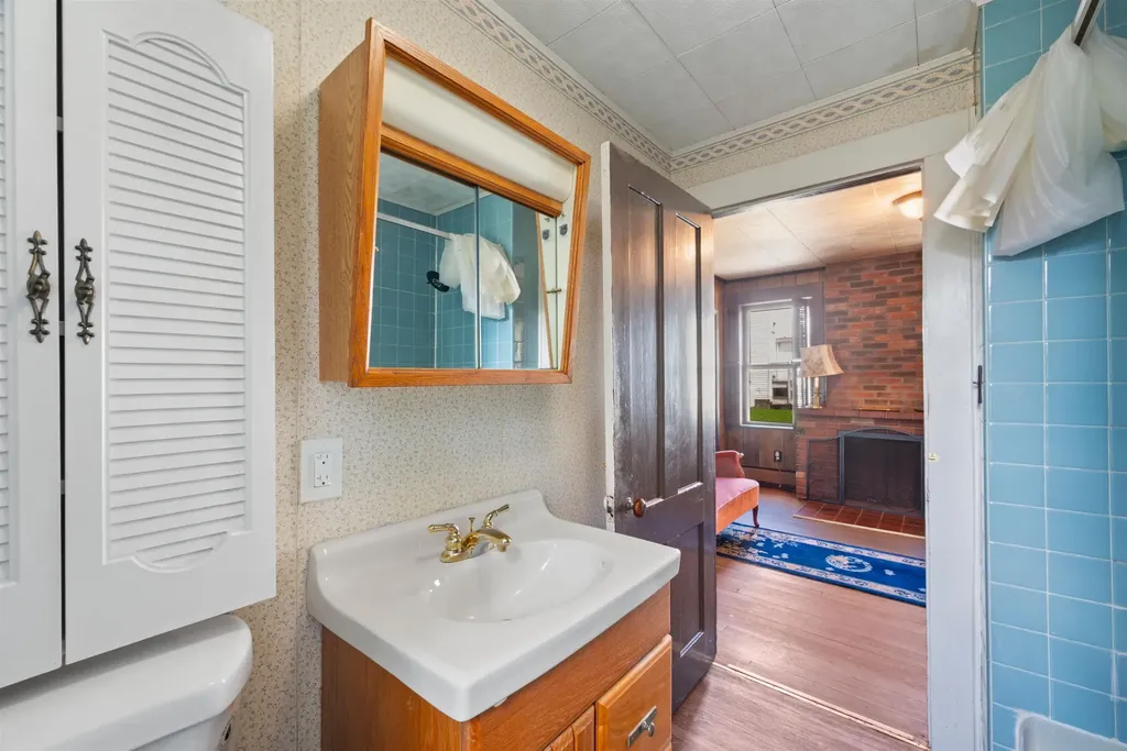 29 Woodstock Avenue Rutland City VT 05701