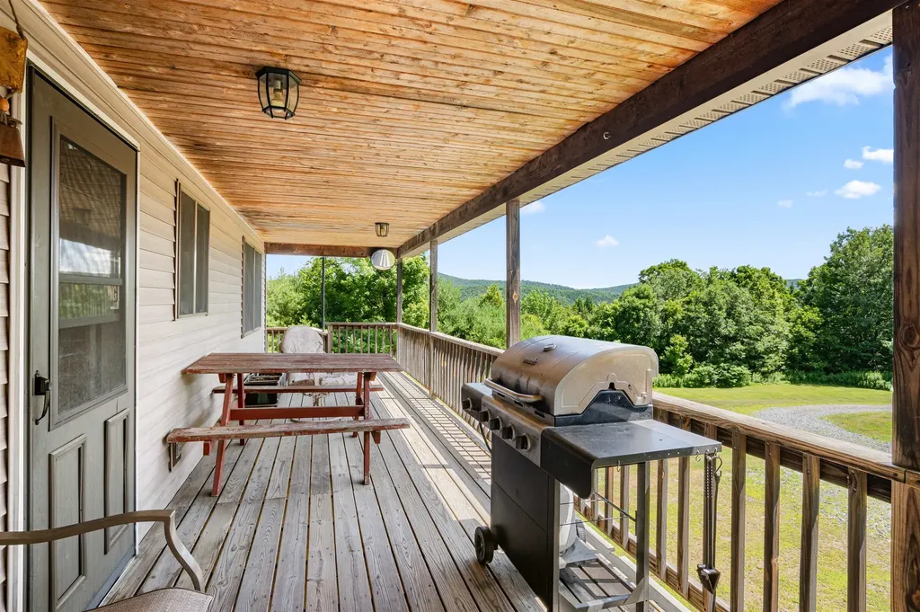 832 West Hill Road St. Johnsbury VT 05819