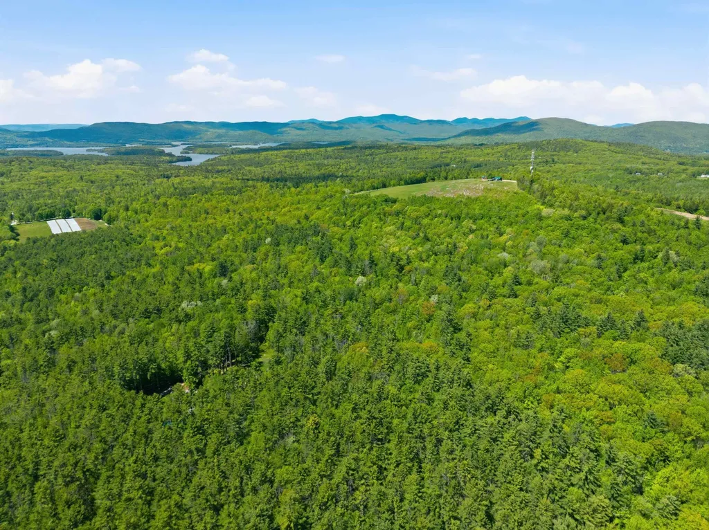 20 Fortsalong Road Meredith NH 03253