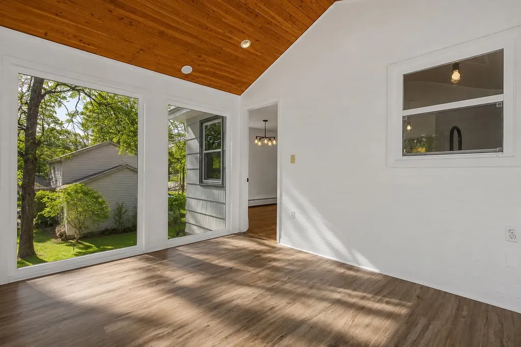 12 Davis Road Merrimack NH 03054