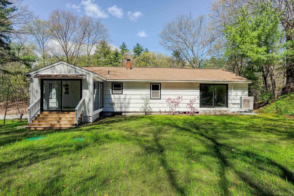 12 Davis Road Merrimack NH 03054