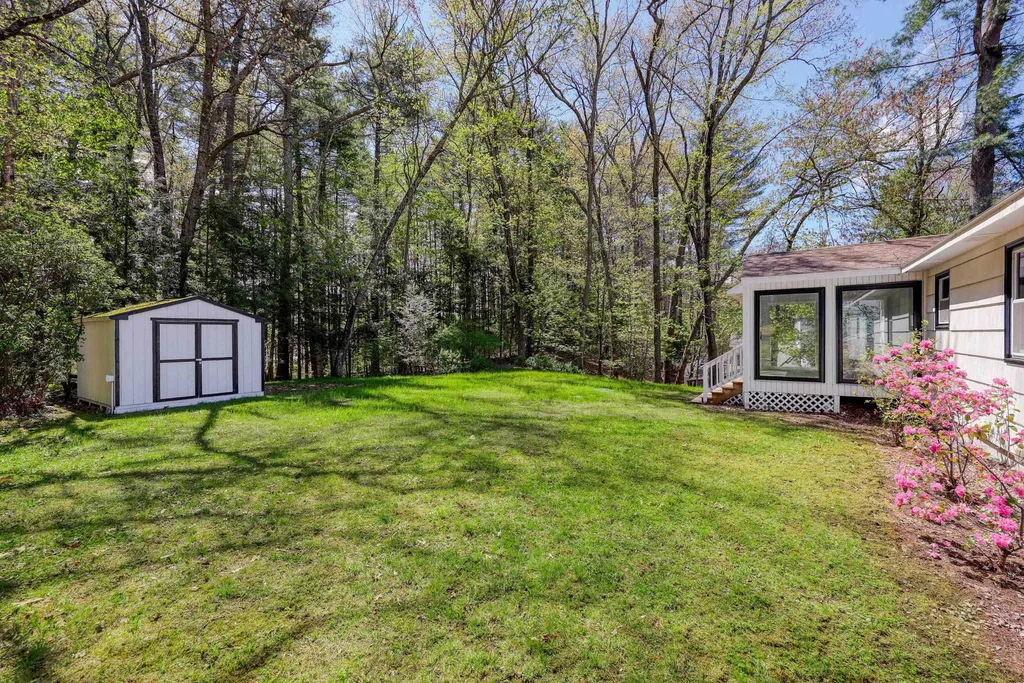 12 Davis Road Merrimack NH 03054