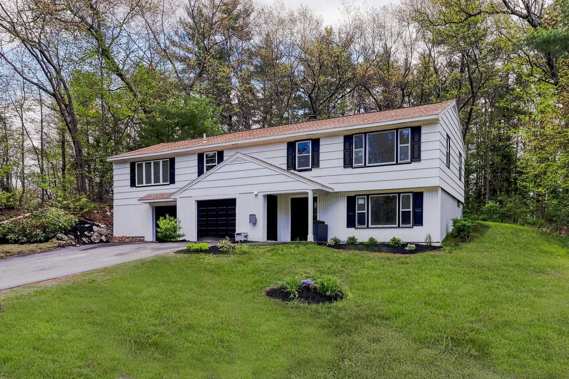 12 Davis Road Merrimack NH 03054
