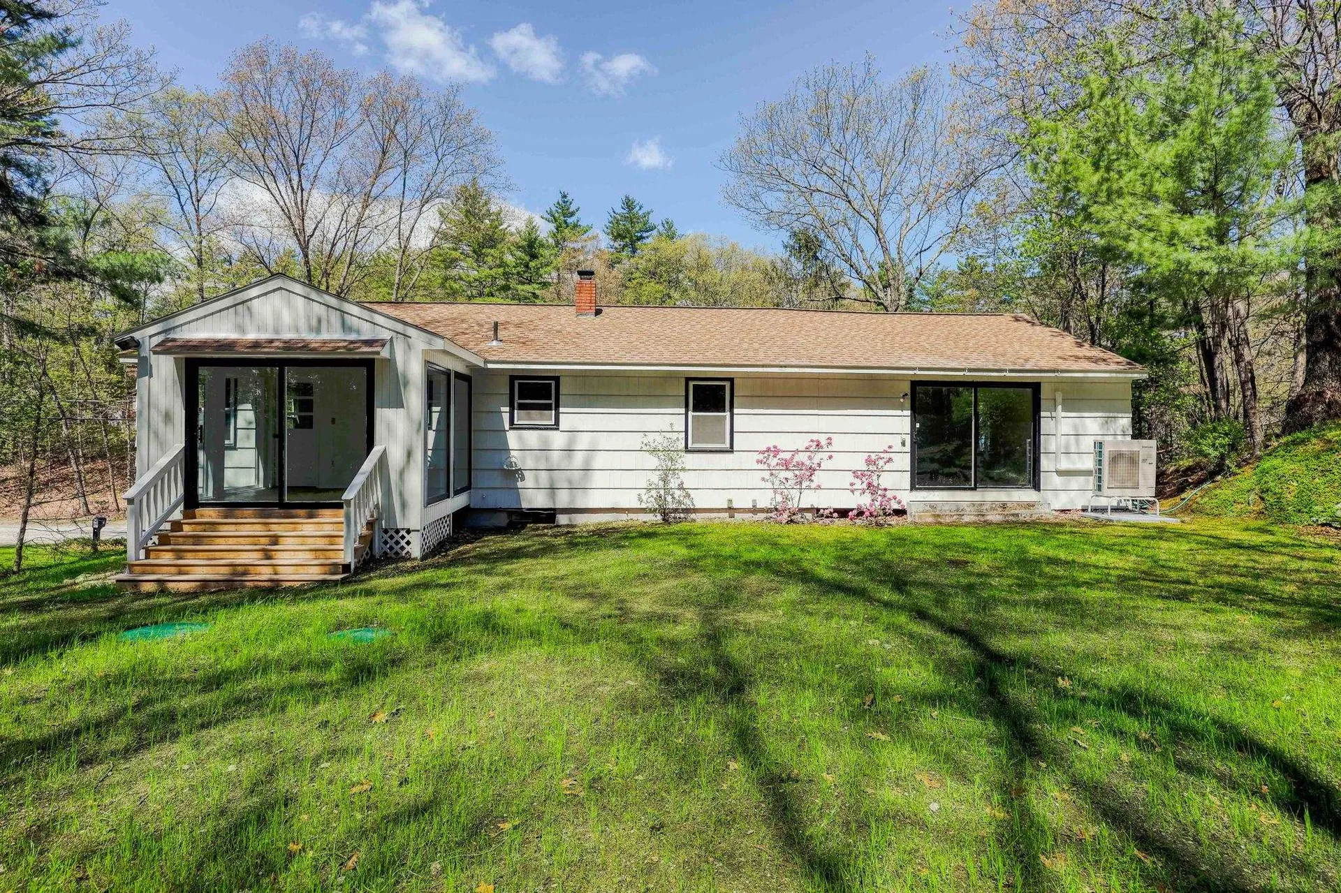 12 Davis Road Merrimack NH 03054