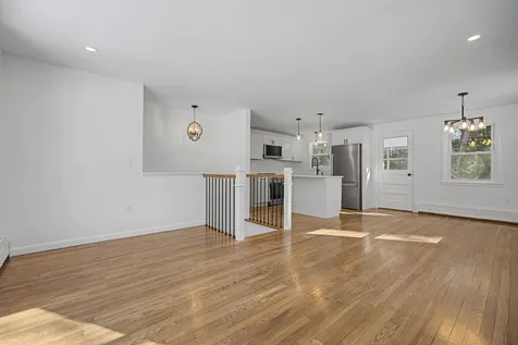 12 Davis Road Merrimack NH 03054