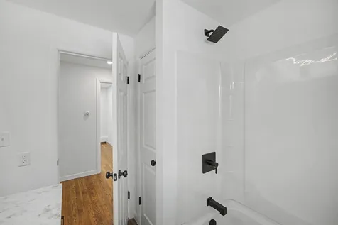 12 Davis Road Merrimack NH 03054
