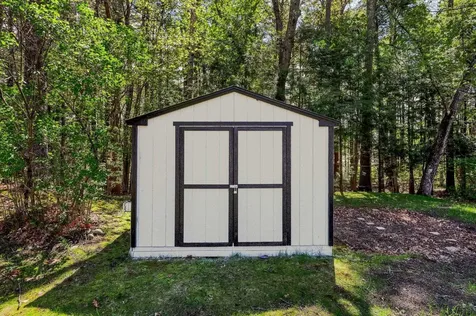 12 Davis Road Merrimack NH 03054