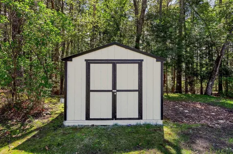 12 Davis Road Merrimack NH 03054