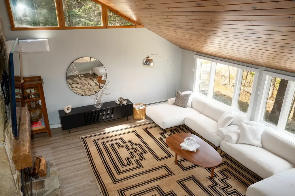 19 Maple Hill Road Winhall VT 05340