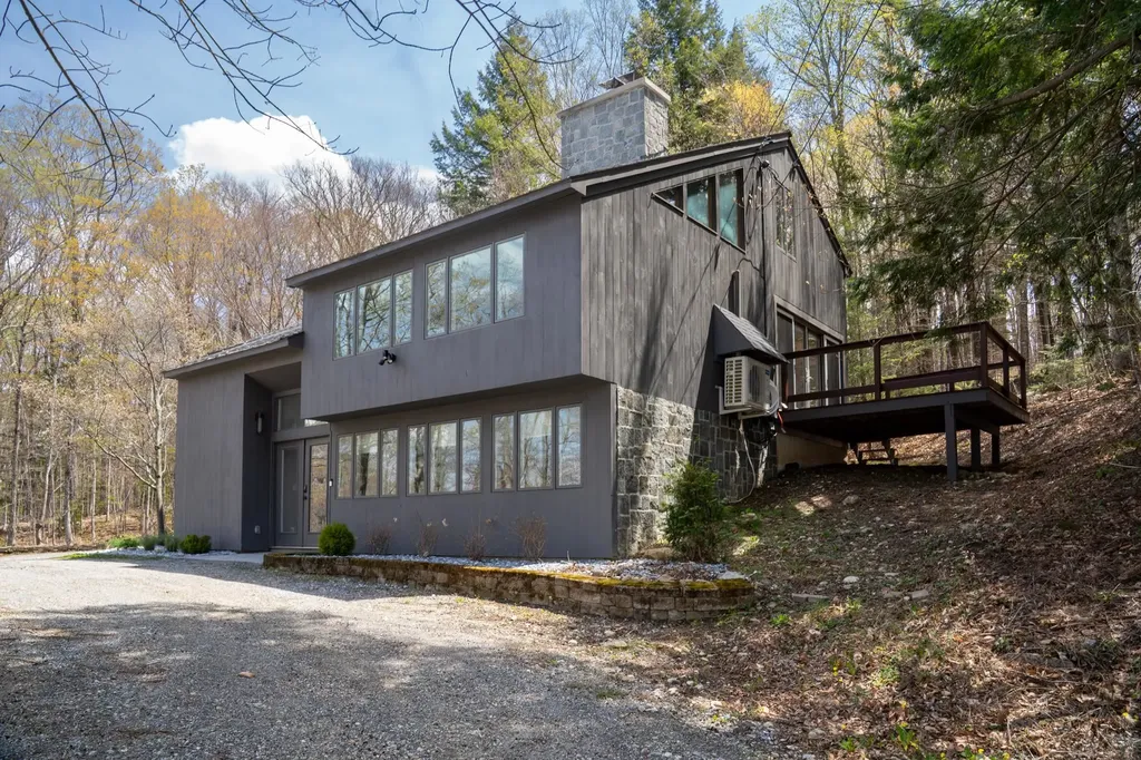 19 Maple Hill Road Winhall VT 05340