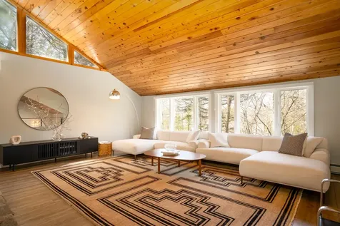 19 Maple Hill Road Winhall VT 05340