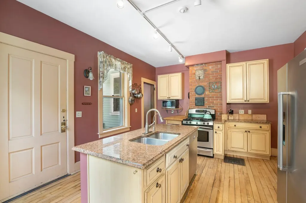 41 Chapin Street Brattleboro VT 05301