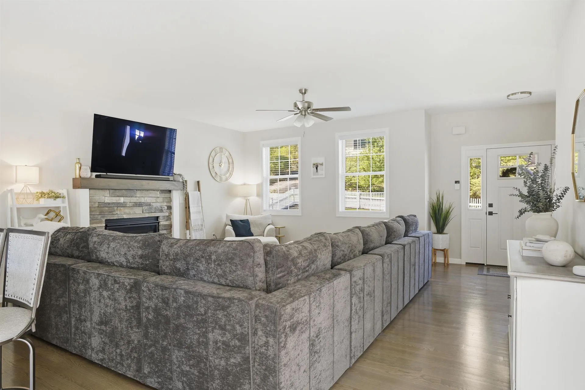 119 Westwood Drive Nashua NH 03062