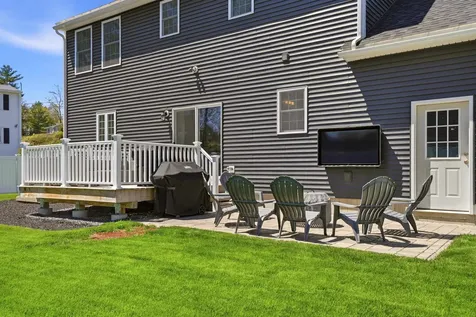 119 Westwood Drive Nashua NH 03062