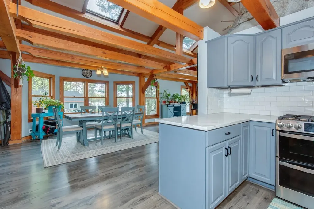 21 Hinds Lane Pelham NH 03076