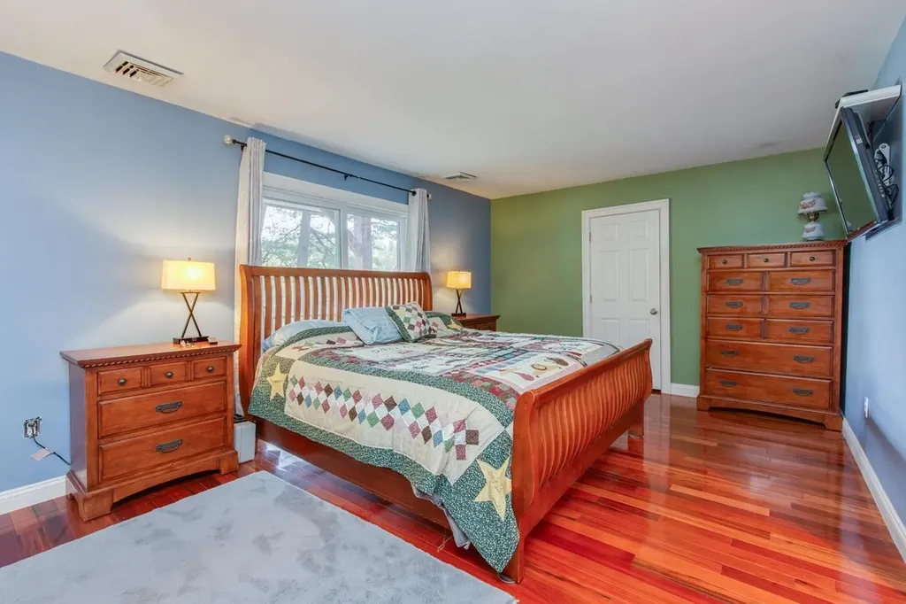 21 Hinds Lane Pelham NH 03076