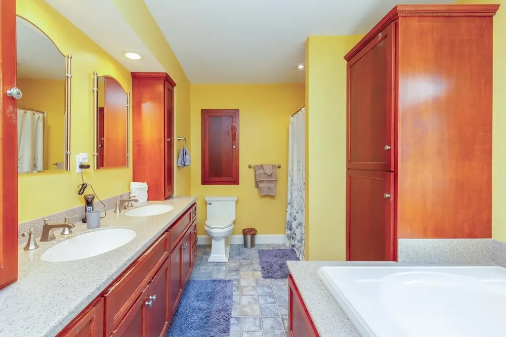 21 Hinds Lane Pelham NH 03076