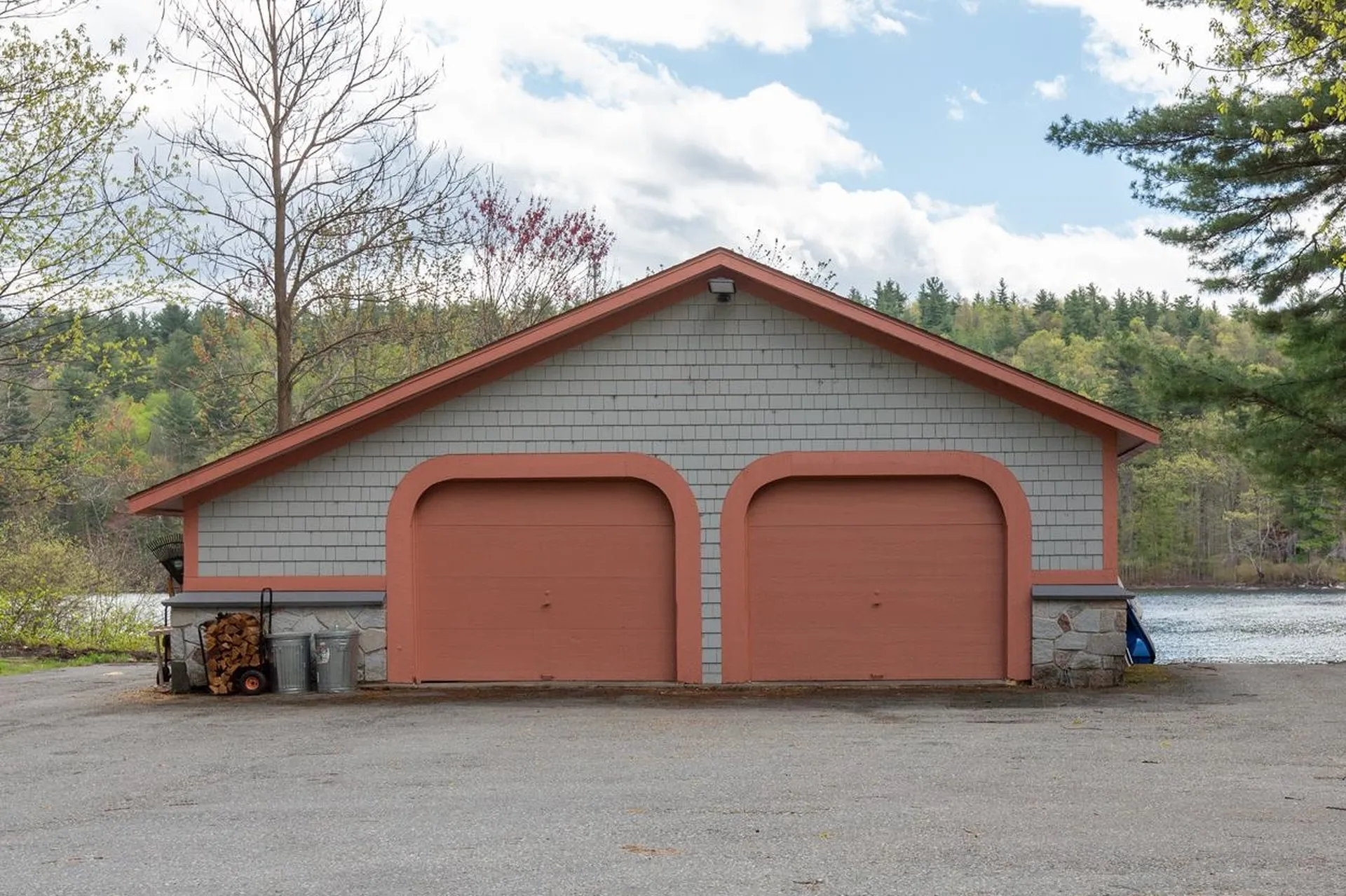 21 Hinds Lane Pelham NH 03076