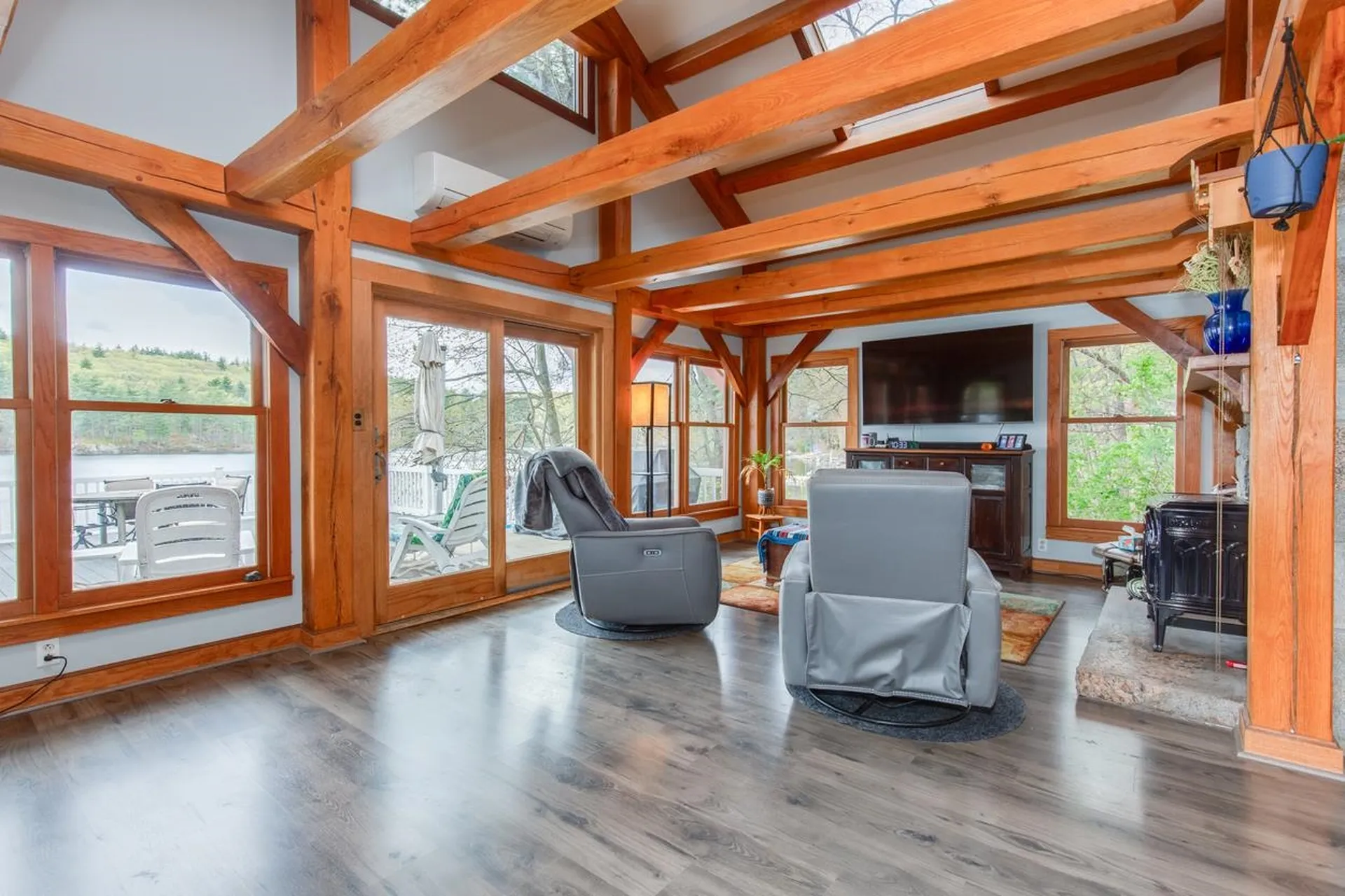 21 Hinds Lane Pelham NH 03076