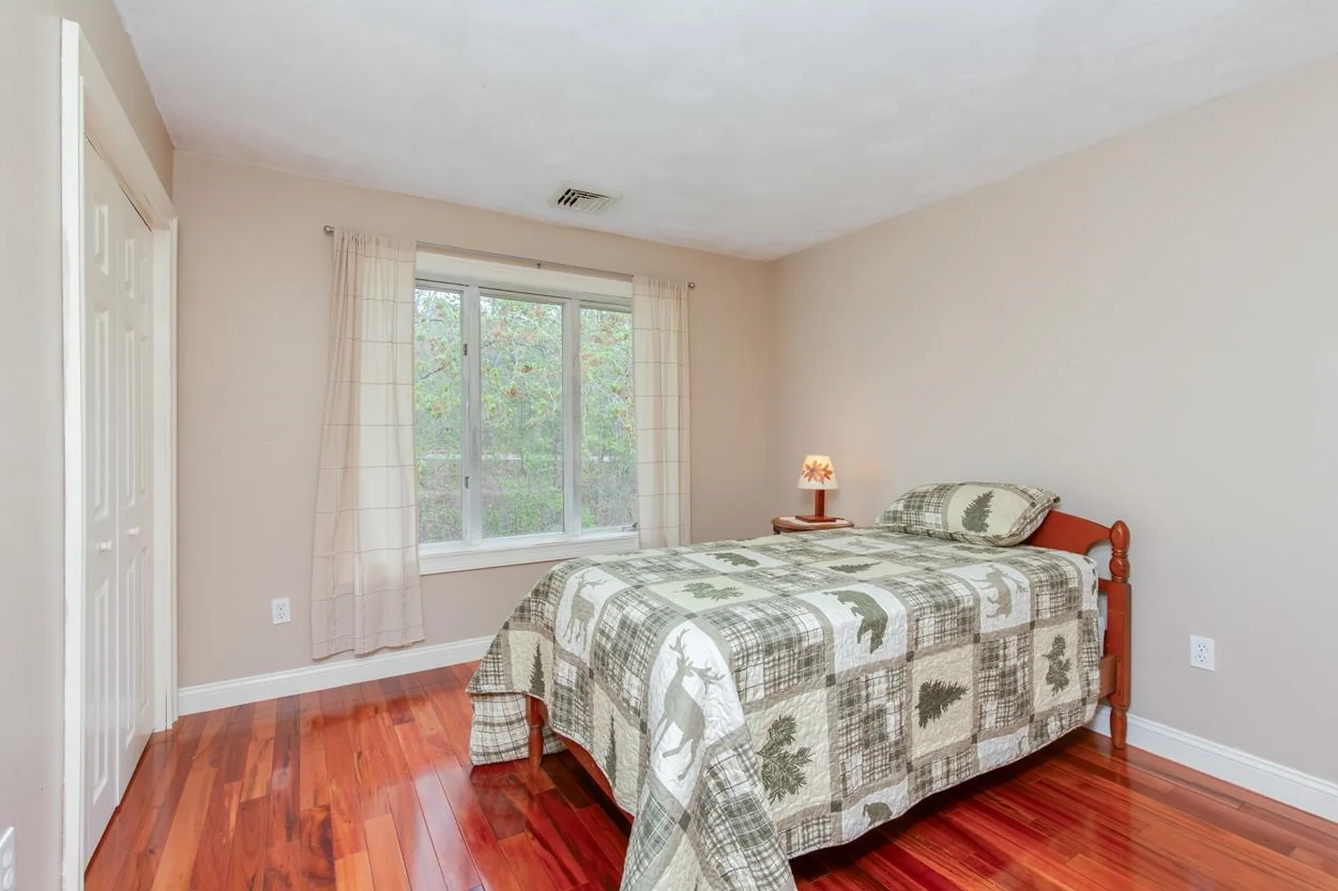 21 Hinds Lane Pelham NH 03076