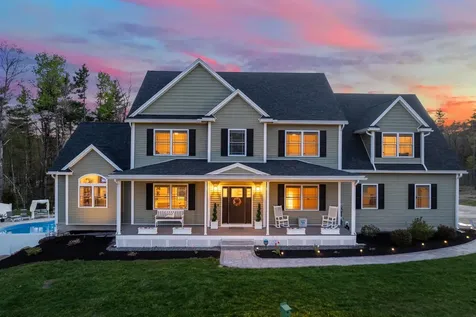 31 Cortland Avenue Weare NH 03281